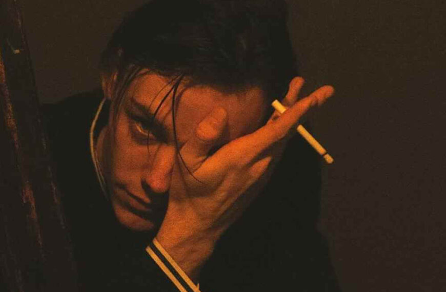 130+ Best Bewafa Shayari (2026) - बेवफा शायरी